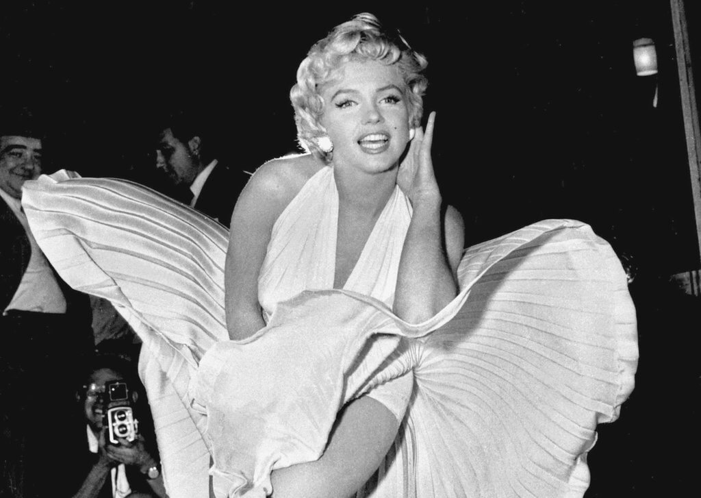 Marilyn Monroe’s Jewish Conversion: A Prayer Book’s Auction Puts the Story on Display