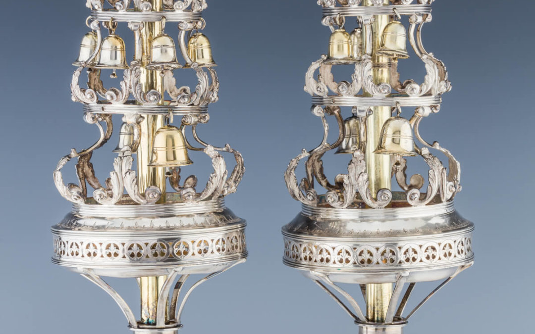 109. A PAIR OF STERLING SILVER TORAH FINIALS BY PETER AND WILLIAM BATEMAN