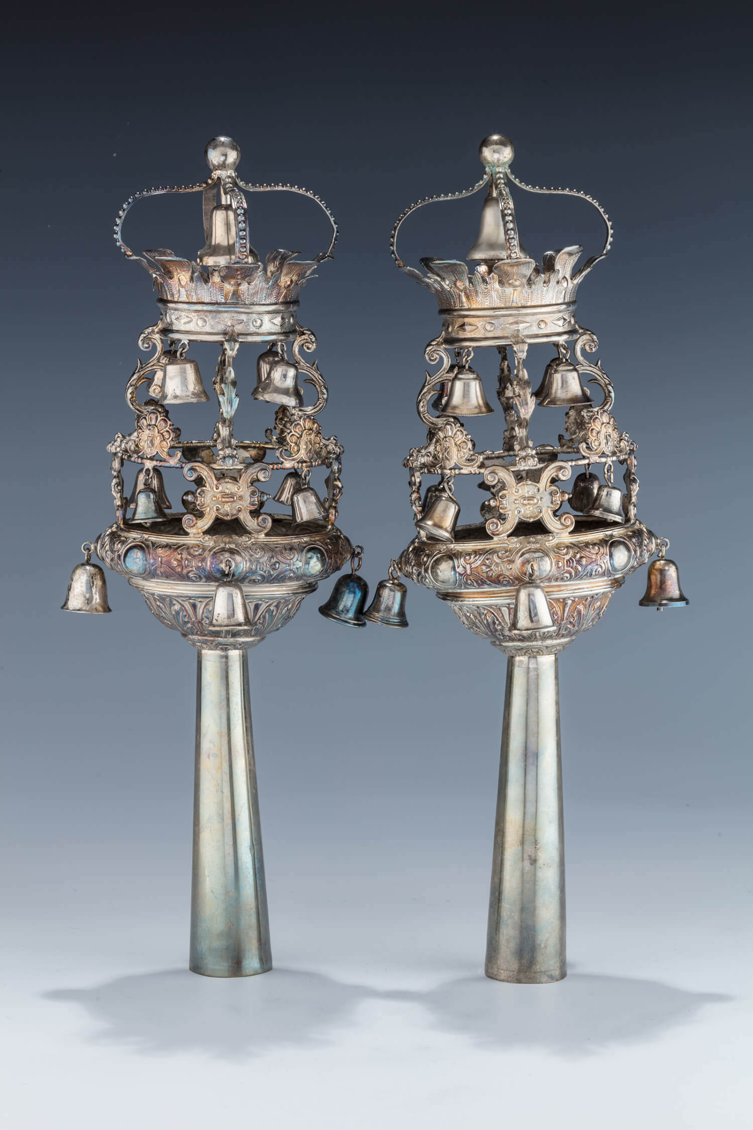083. A PAIR OF LARGE SILVER TORAH FINIALS BY LAZARUS POSEN