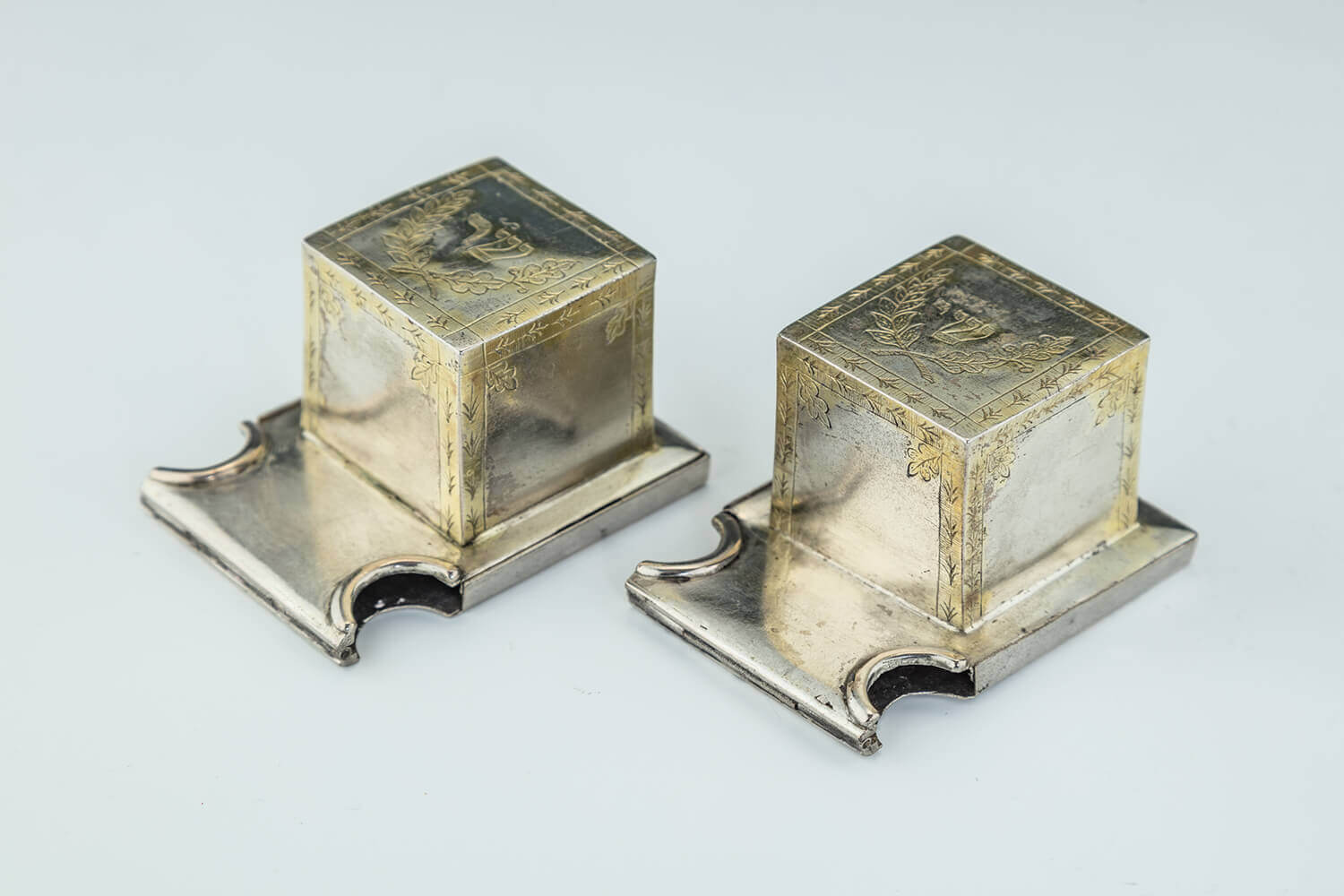 081. A PAIR OF SILVER TEFILLIN COVERS
